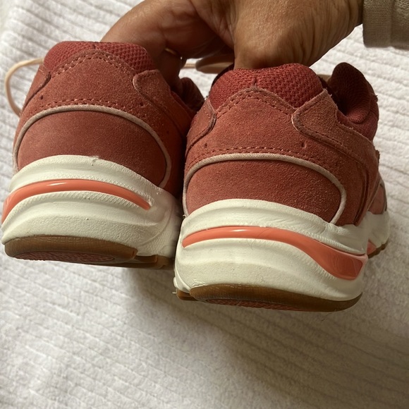 Vionic sneakers - Picture 7 of 8